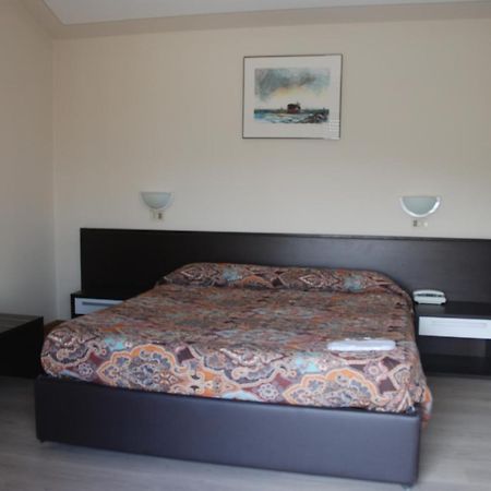 Hotel Olivi ซาโล ภายนอก รูปภาพ
