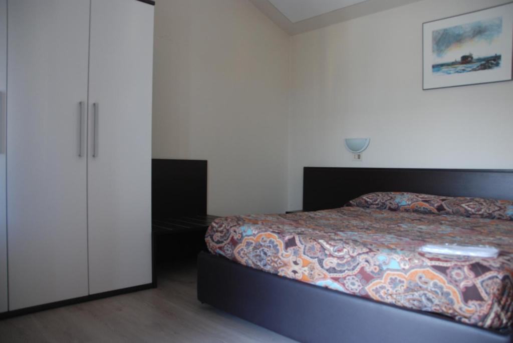 Hotel Olivi ซาโล ภายนอก รูปภาพ