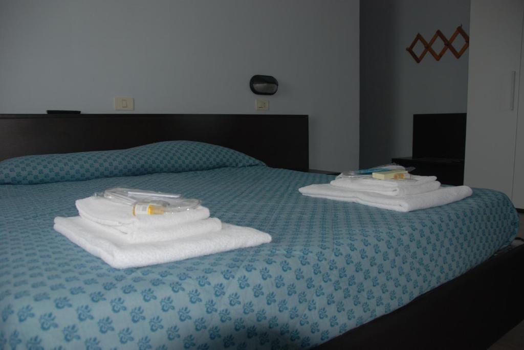 Hotel Olivi ซาโล ภายนอก รูปภาพ