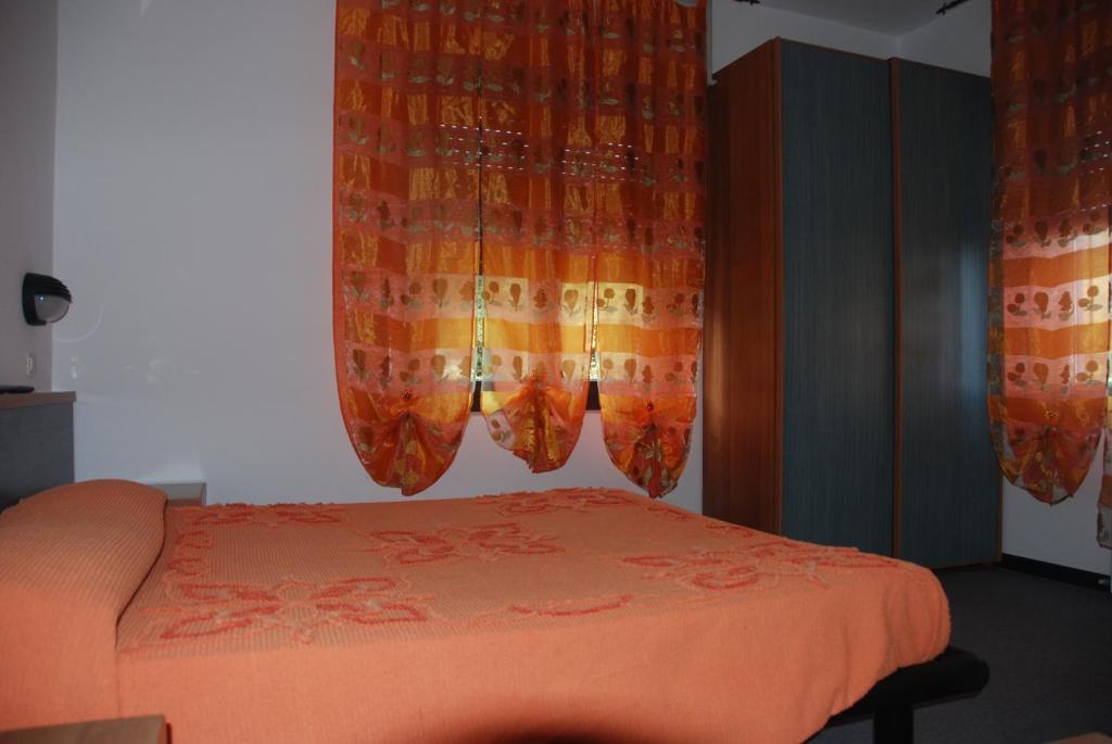 Hotel Olivi ซาโล ภายนอก รูปภาพ