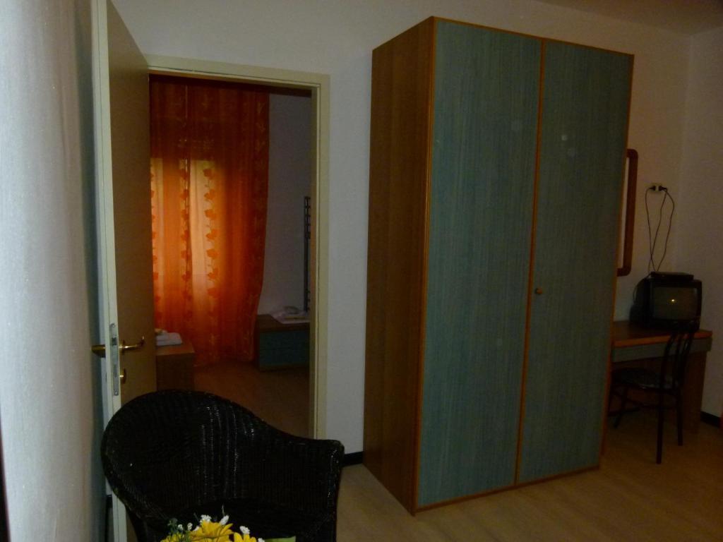 Hotel Olivi ซาโล ภายนอก รูปภาพ