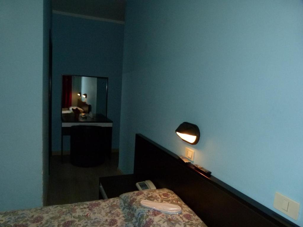 Hotel Olivi ซาโล ภายนอก รูปภาพ
