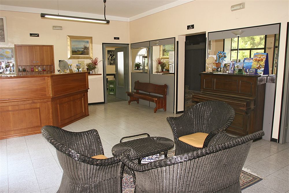 Hotel Olivi ซาโล ภายนอก รูปภาพ
