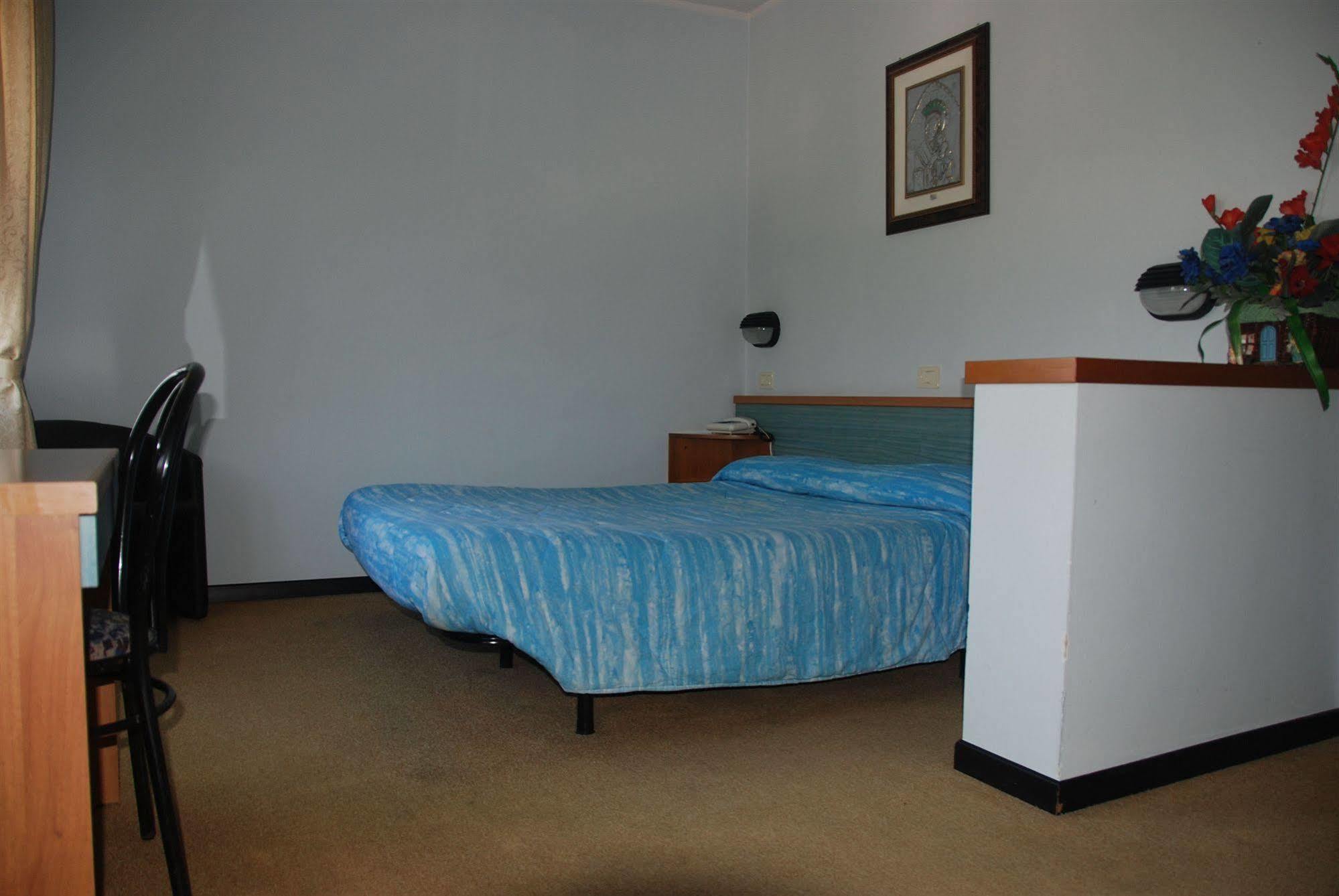 Hotel Olivi ซาโล ภายนอก รูปภาพ