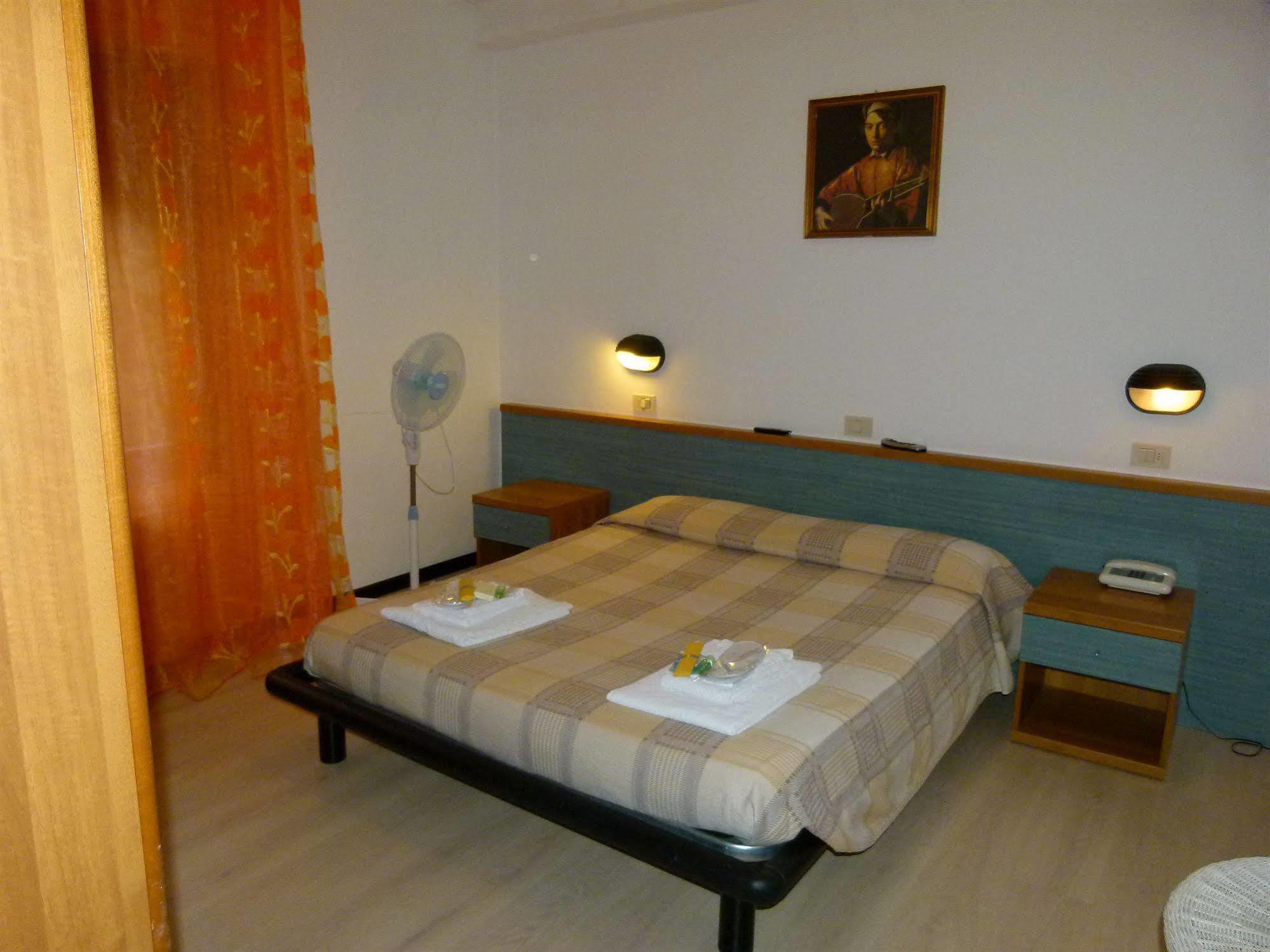 Hotel Olivi ซาโล ภายนอก รูปภาพ